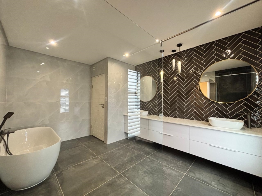 4 Bedroom Property for Sale in Grimbeeck Park North West